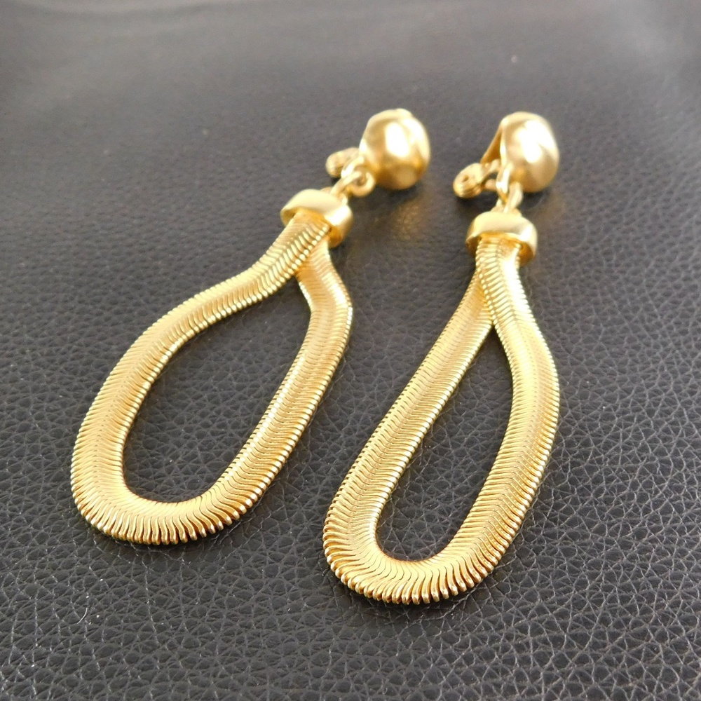 90s Retro ClipOn Gold Tone Serpentine Chain Hoop Statement Earrings